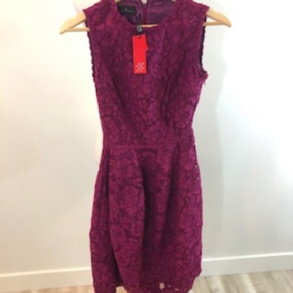 NWT lacy Carolina Herrera dress! - Picture 3 of 5